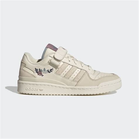 adidas Originals Forum Low sneakers in beige 